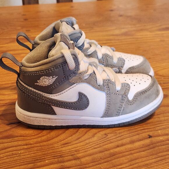 NIKE AIR JORDAN 1 MID SNEAKER SHOE GREY WHITE KID YOUTH TODDLER BASKETBALL 7.5 C - Picture 1 of 9